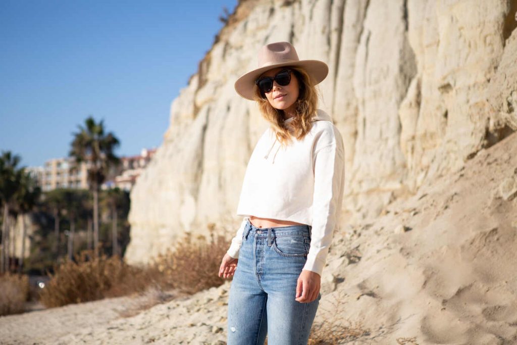 girl wears summer hat